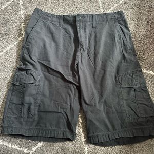 Tony hawk black shorts size 34 cargo shorts in good condition